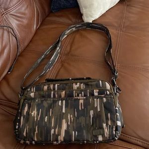 LUG bag NEW 10” x 7”, short handle and adjustable strap lots of zip